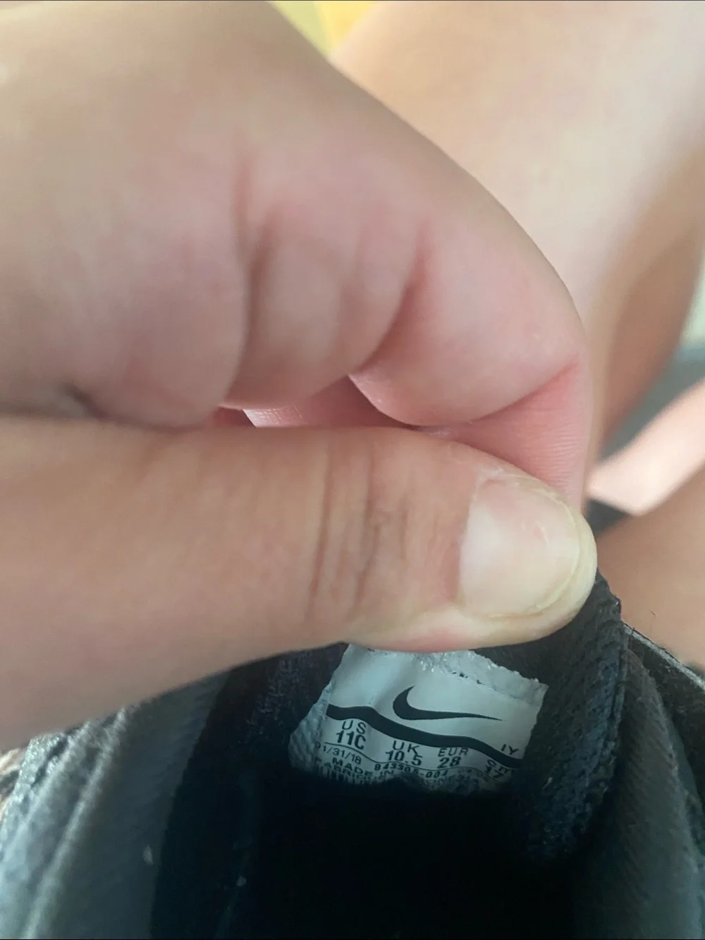 black Nike Revolution 4 (PSV) running shoes 11c